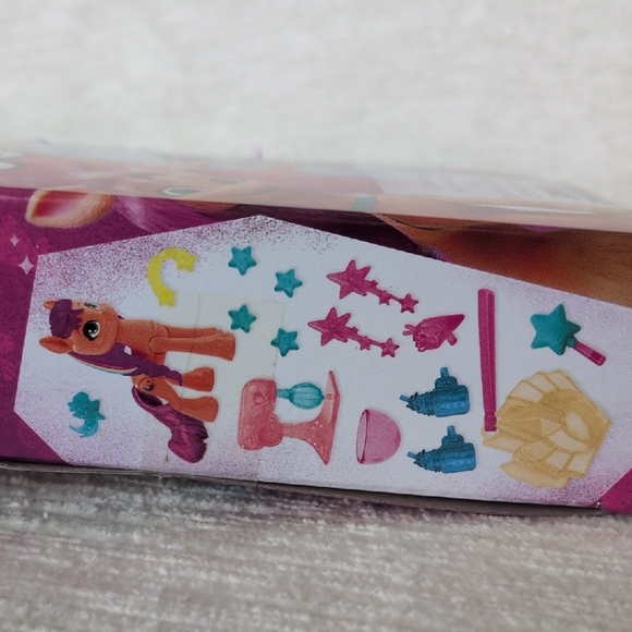My Little Pony Sunny Starscout Cutie Mark Magic Hoof To Heart 16 Pieces Age 5+ - Picture 9 of 13